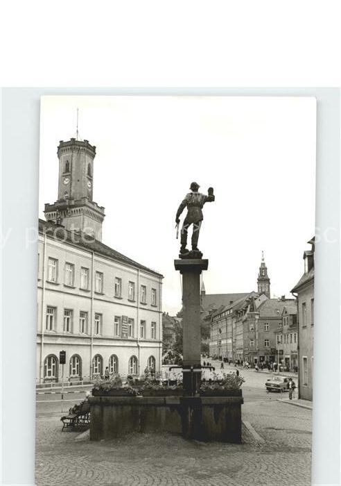 Schneeberg Erzgebirge Rathaus und Bergmannsbrunnen am Markt