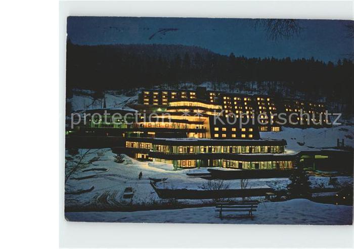 Bad Rippoldsau Schwarzwald Kurklinik mit Kurmittelhaus bei Nacht