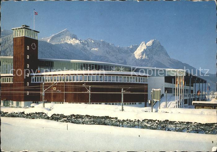 GARMISCH-PARTENKIRCHEN Bayern Olympia Eisstadion Zugspitzgruppe