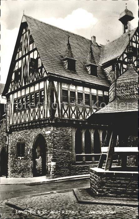 Lahnstein Altes Rathaus mit Weinbrunnen