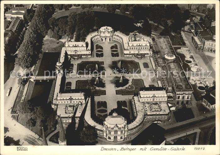 DRESDEN Elbe Zwinger mit Gemaelde Galerie vor Zerstoerung 1945 Fliegeraufnahme