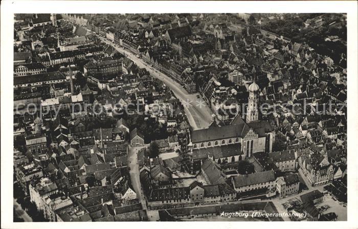 Augsburg Stadtzentrum Kirche Fliegeraufnahme