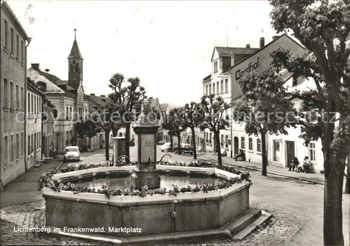 Lichtenberg Oberfranken im Frankenwald Marktplatz Brunnen