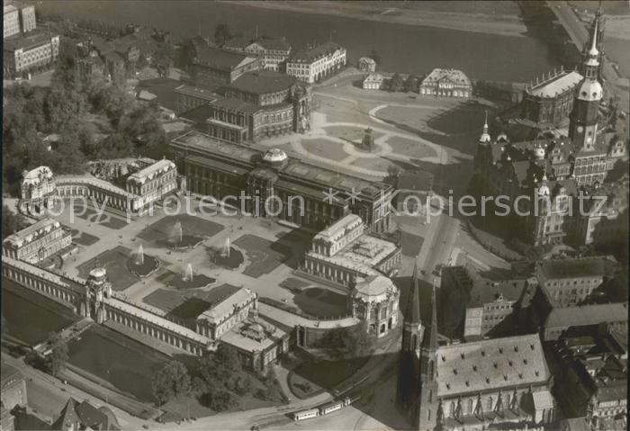 DRESDEN Elbe Zwinger Theaterplatz