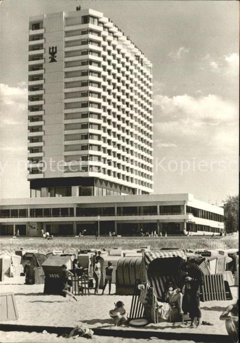 Warnemuende Ostseebad Strand am Hotel Neptun