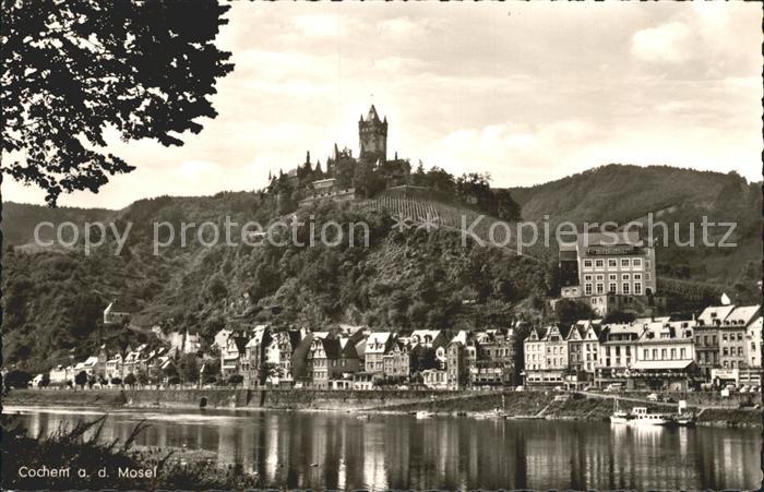 Cochem Mosel Partie am Fluss Blick zur Burg