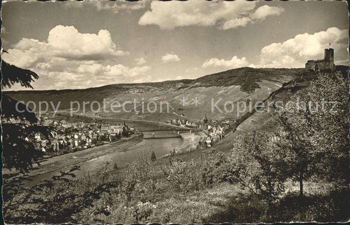 BERNKASTEL-KUES Berncastel Rheinland-Pfalz Panorama Mosel Burgruine