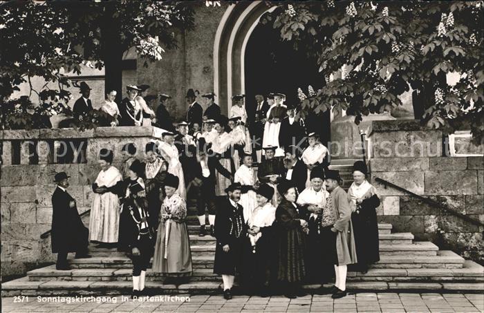 Partenkirchen Sonntagskirchgang