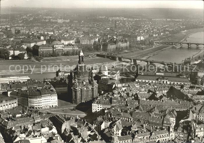 DRESDEN Elbe Neumarkt Frauenkirche Elbe Bruecken Neustadt