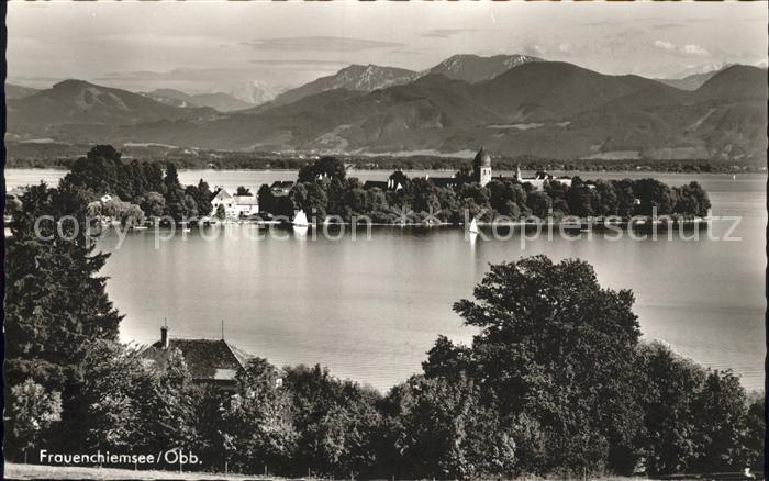 Frauenchiemsee Insel Blick auf Chiemgauer Alpen