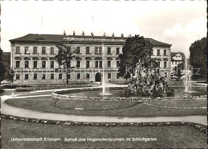 ERLANGEN Bayern Schloss Hugenottenbrunnen im Schlossgarten Universitaetsstadt