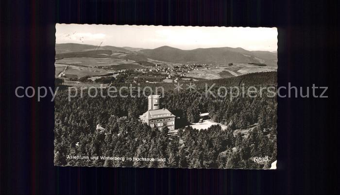 Astenberger Aussichtsturm mit Winterberg