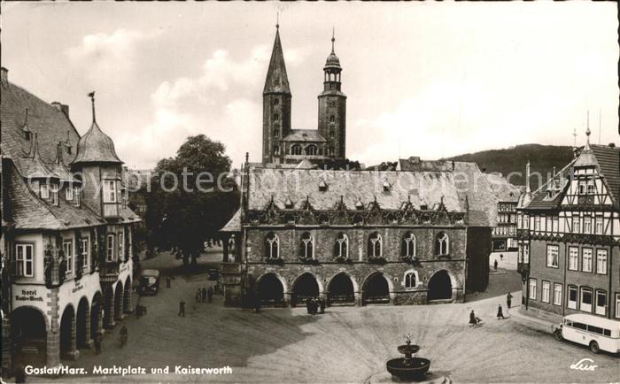 GOSLAR Harz Niedersachsen Marktplatz mit Kaiserworth