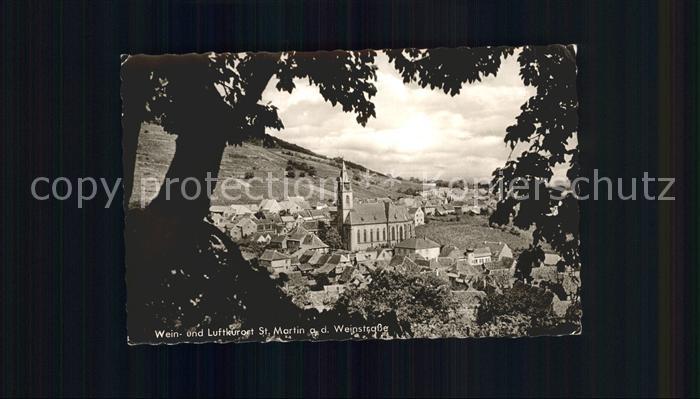 St Martin Pfalz Ortsansicht mit Kirche Weinort Luftkurort