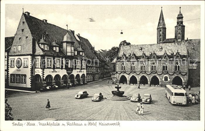 GOSLAR Harz Niedersachsen Marktplatz mit Rathaus und Hotel Kaiserwerth