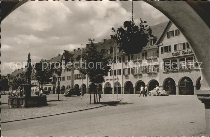 FREUDENSTADT BW Marktplatz Brunnen Arkaden Hoehenkurort Schwarzwald