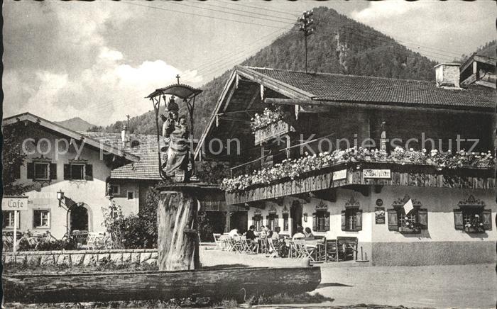 Ruhpolding Bayern Dorfpartie Brunnen