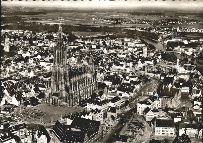 Ulm Donau Stadtbild mit Muenster Fliegeraufnahme