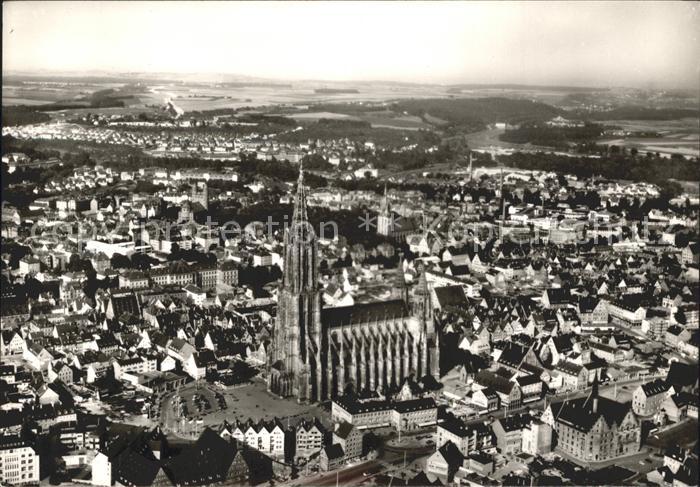 Ulm Donau Stadtbild mit Muenster Fliegeraufnahme