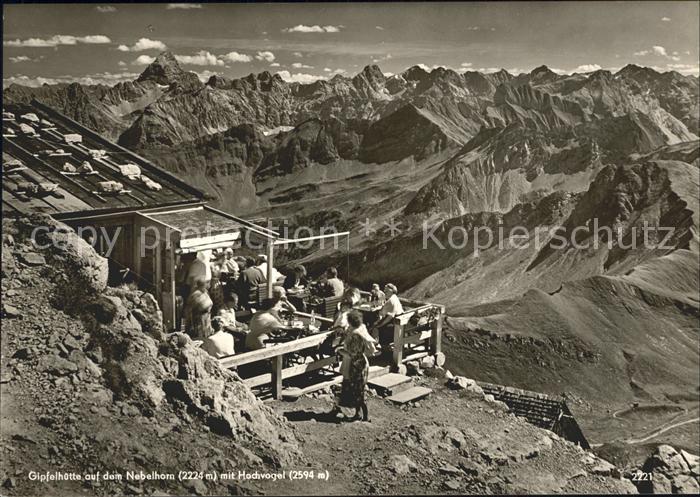 Oberstdorf Gipfelhuette auf dem Nebelhorn mit Hochvogel Alpenpanorama