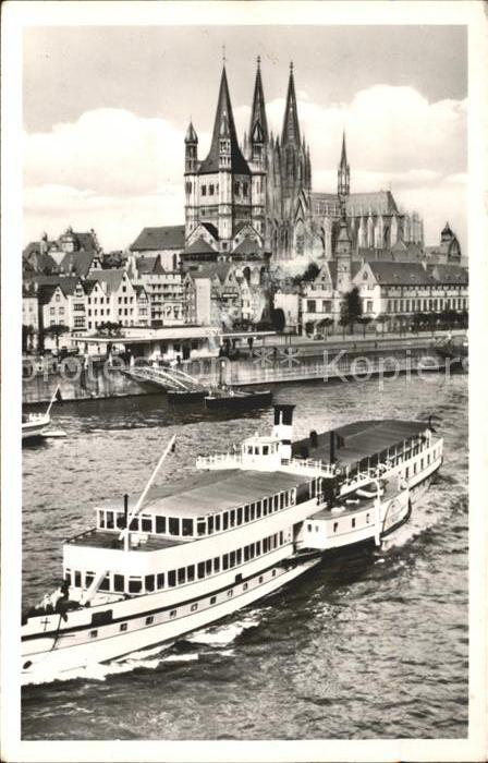 Dampfer Seitenrad Koeln am Rhein Dom St.-Martins-Kirche Rheinufer