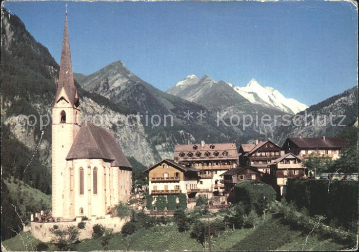 Heiligenblut Kaernten mit Kirche und Grossglockner
