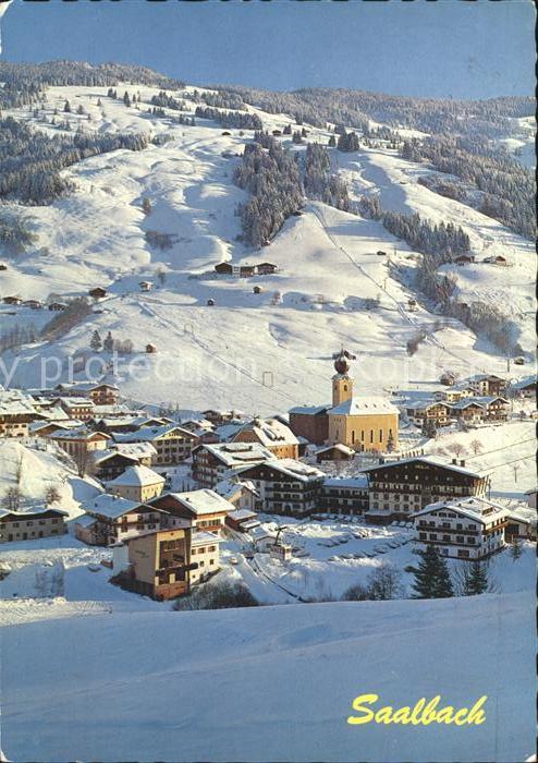 Saalbach-Hinterglemm mit Talstation der Schattbergseilbahn und Kohlmannskopf