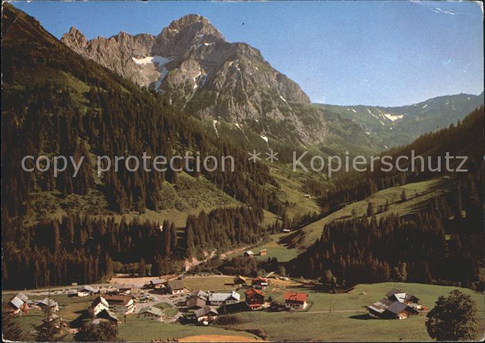Baad Mittelberg Kleinwalsertal mit Widderstein
