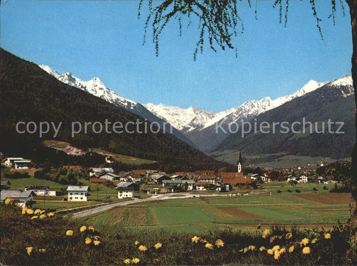 Mieders Tirol mit Zuckerhuetl