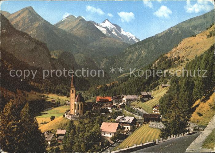 Heiligenblut Kaernten mit Kirche und Grossglockner
