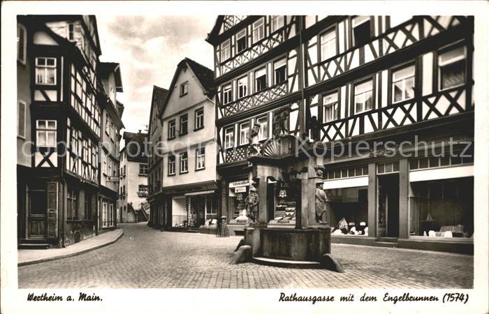 Wertheim Main Rathausgasse mit dem Engelbrunnen