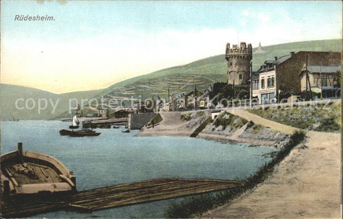 Ruedesheim Rhein Partie am Rhein mit Burg