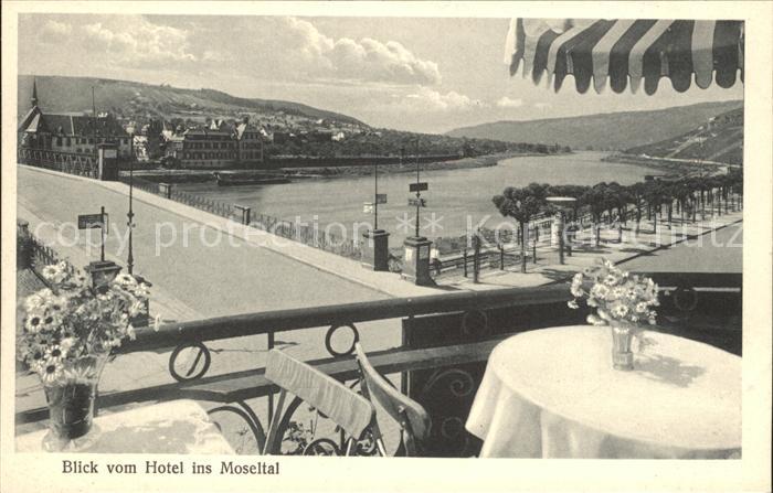 BERNKASTEL-KUES Berncastel Rheinland-Pfalz Hotel Roemischer Kaiser Blick ins Mos