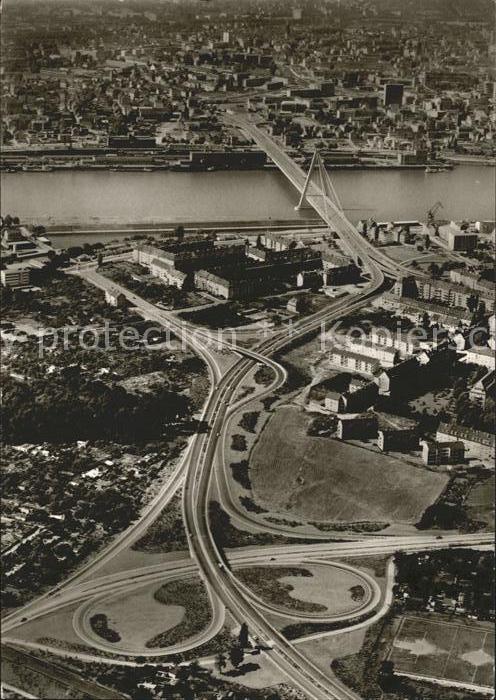 Koeln Rhein Fliegeraufnahme Severinsbruecke mit Auffahrten