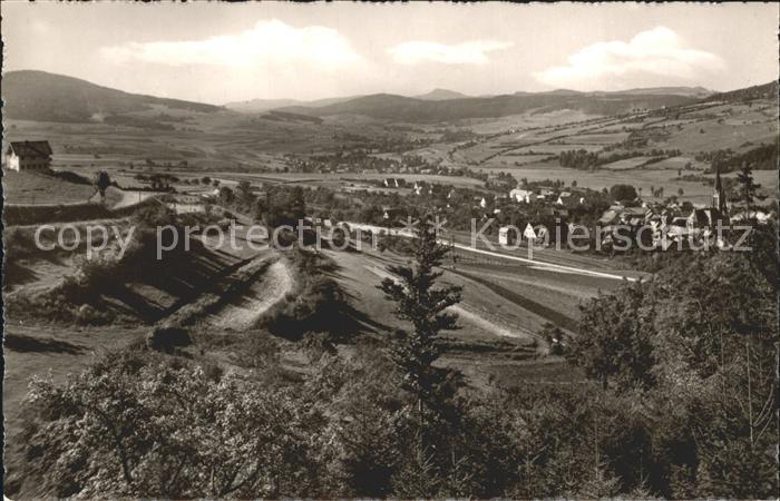 Tann Rhoen Blick ueber das Ulstertal auf Milseburg und Wasserkuppe