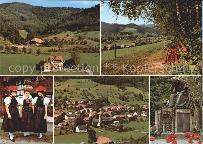 Gutachtal Schwarzwaldbahn Gutachheim Panorama Schwarzwaelder Trachten mit Bollen