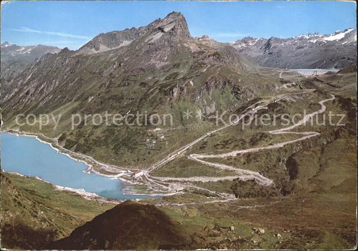 Silvretta-Hochalpenstrasse mit Stausee