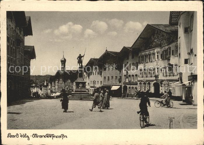 Bad Toelz Marktplatz Denkmal Kirchturm