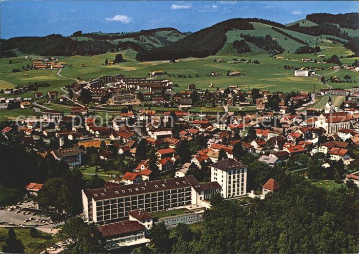 Oberstaufen Oberallgaeu Bayern Fliegeraufnahme Schlossbergklinik