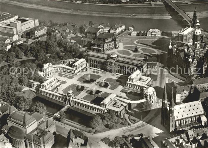 DRESDEN Elbe Fliegeraufnahme Zwinger und Theaterplatz