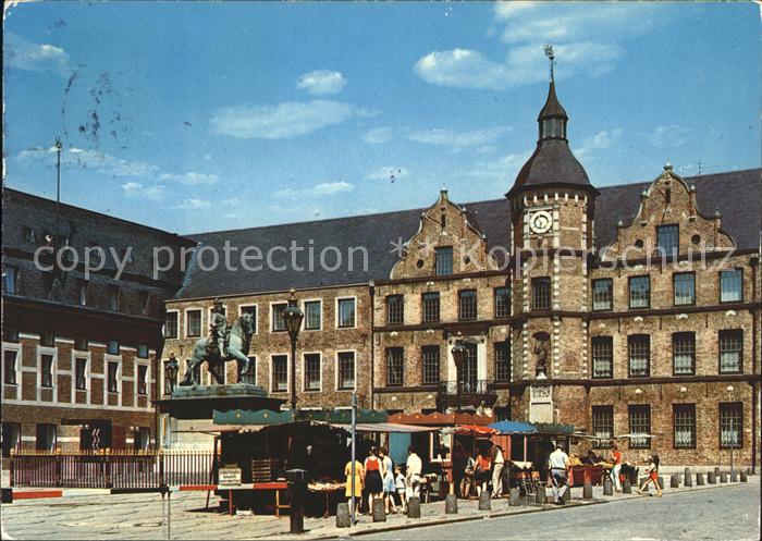 DuessELDORF  CITY Rathaus mit Jan Wellem Denkmal