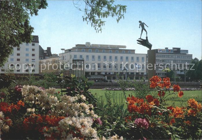 Eskilstuna Stadtpark mit Monument Guds Hand Carl Miles