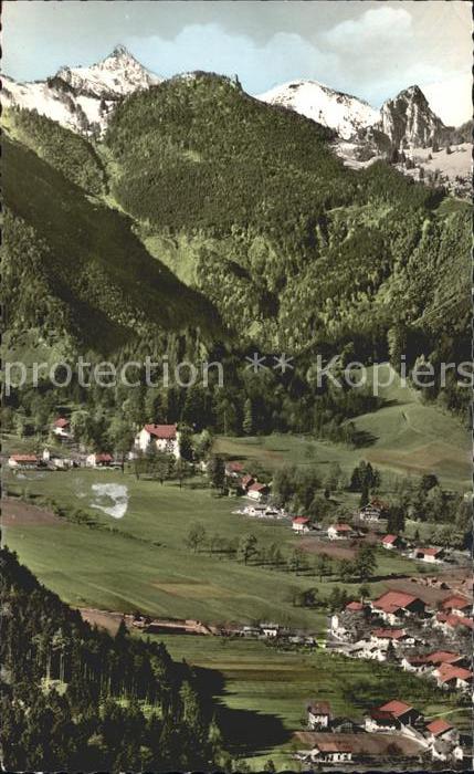 Piesenhausen mit Niedernfels und Kampenwand