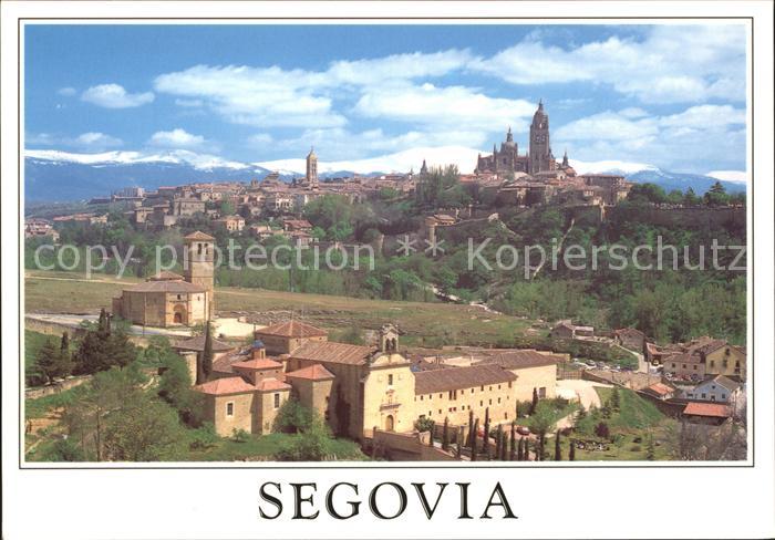 Segovia Iglesia de la Vera Cruz y Catedral Vista panoramica
