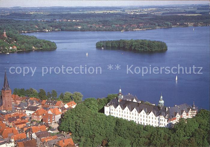 Ploen See mit Schloss Fliegeraufnahme