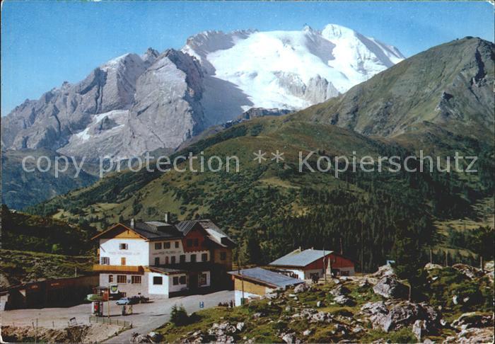 Dolomiten Falzaregopass mit Mormolata und Col di Luna