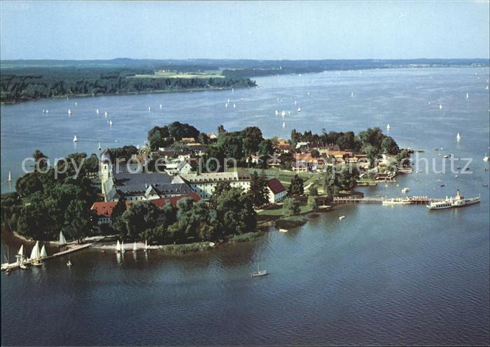 Fraueninsel Chiemsee mit Kloster Frauenwoerth Fliegeraufnahme