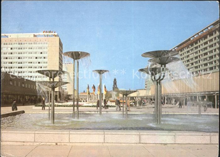 DRESDEN Elbe Prager Strasse Wasserspiele