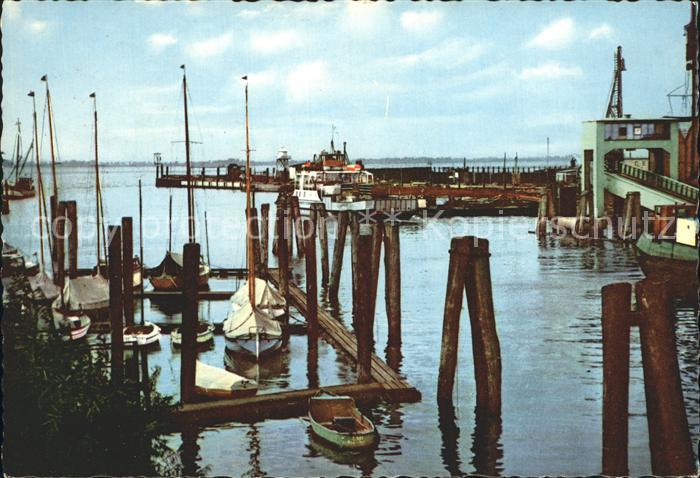 Glueckstadt Hafen Elbfaehre