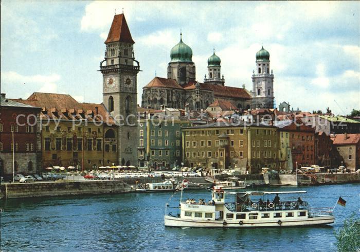 Motorschiffe Batavia Passau Dom